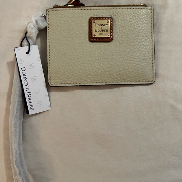 Dooney & Bourke beautiful card holder / wristlet - Picture 6 of 7